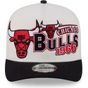beige-und-schwarze-gebogene-snapback-kappe-9fifty-a-frame-classic-der-chicago-bulls-nba-von-new-era