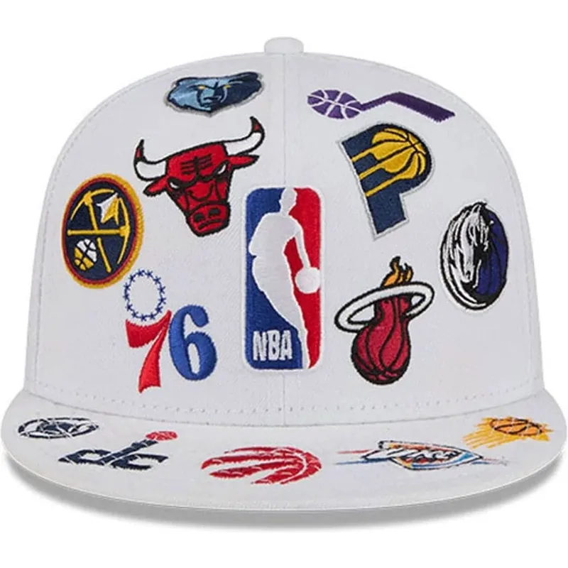 weisse-enganliegende-59fifty-all-over-flat-cap-von-nba-von-new-era