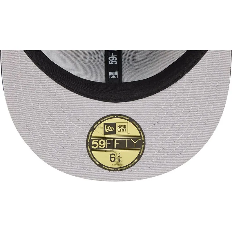 schwarze-enganliegende-59fifty-all-over-flatcap-von-nba-von-new-era