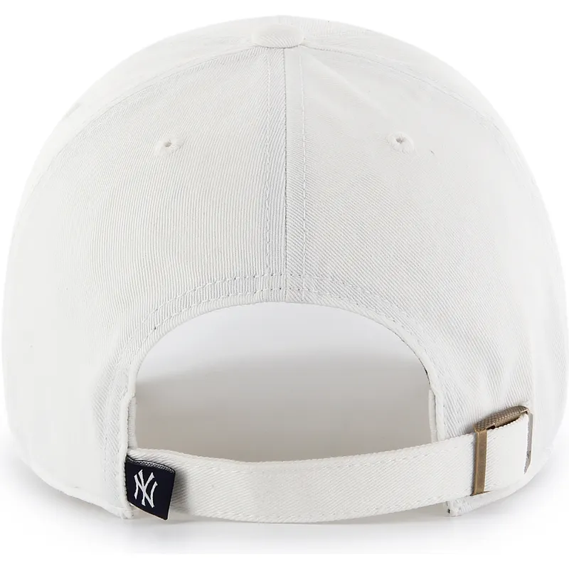 gorra-curva-blanca-con-logo-blanco-ajustable-clean-up-de-new-york-yankees-mlb-de-47-brand