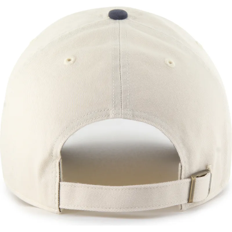 gorra-curva-beige-y-azul-marino-ajustable-clean-up-two-tone-no-loop-label-de-new-york-yankees-mlb-de-47-brand