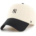gorra-curva-beige-y-negra-ajustable-clean-up-base-runner-two-tone-de-new-york-yankees-mlb-de-47-brand