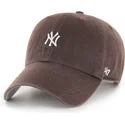 braune-verstellbare-curved-cap-clean-up-base-runner-mini-logo-der-new-york-yankees-mlb-von-47-brand