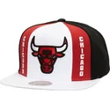 gorra-plana-blanca-roja-y-negra-blanca-snapback-old-cut-de-chicago-bulls-nba-de-mitchell-ness