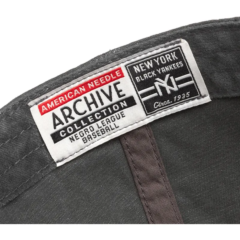 schwarze-verstellbare-curved-cap-archive-der-new-york-black-yankees-mlb-von-american-needle