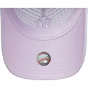 violette-verstellbare-curved-cap-mit-violettem-logo-fur-damen-9twenty-seersucker-der-new-york-yankees-mlb-von-new-era
