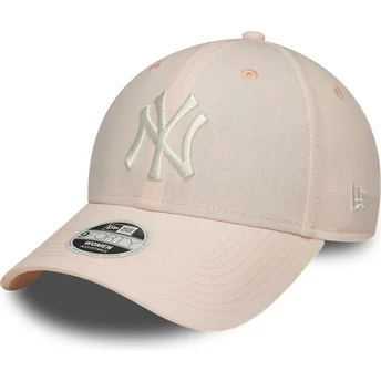 Hellrosa gebogene verstellbare Damenkappe 9FORTY Linen der New York Yankees MLB von New Era