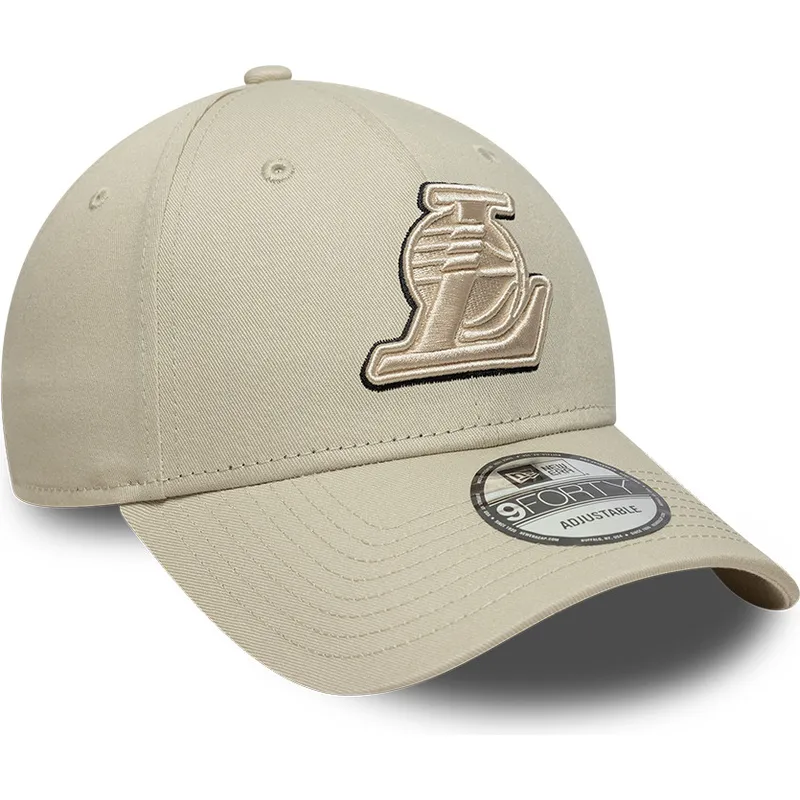 beige-verstellbare-curved-cap-mit-beigem-logo-9forty-team-outline-der-los-angeles-lakers-nba-von-new-era