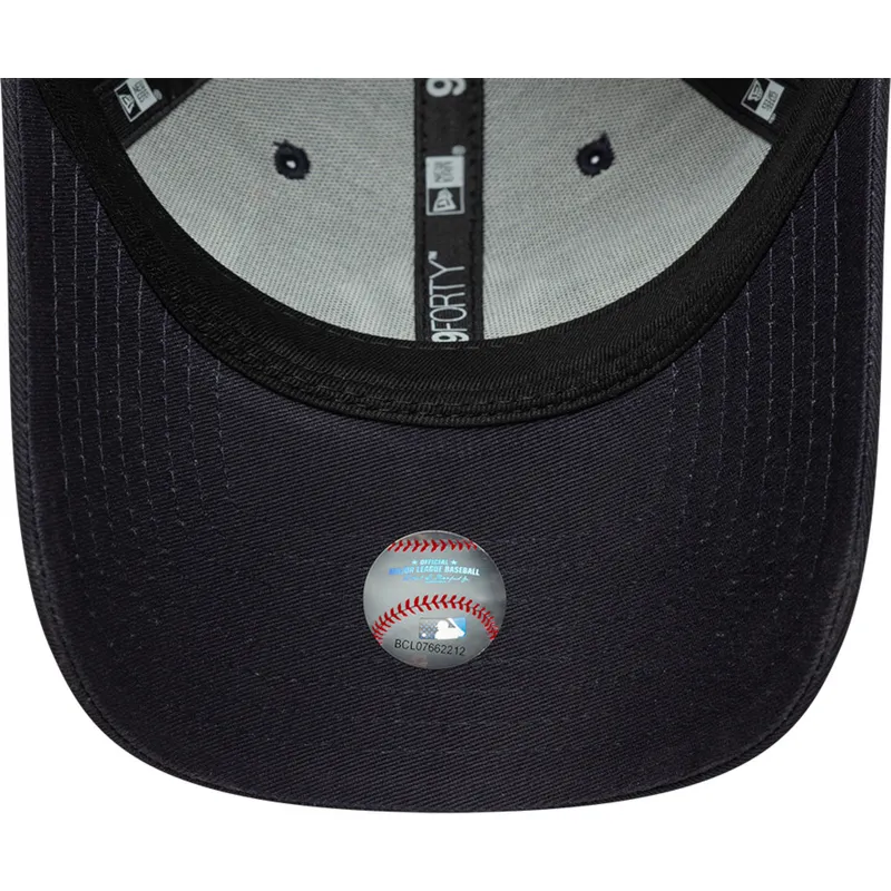 marineblaue-verstellbare-curved-cap-9forty-city-icon-der-new-york-yankees-mlb-von-new-era