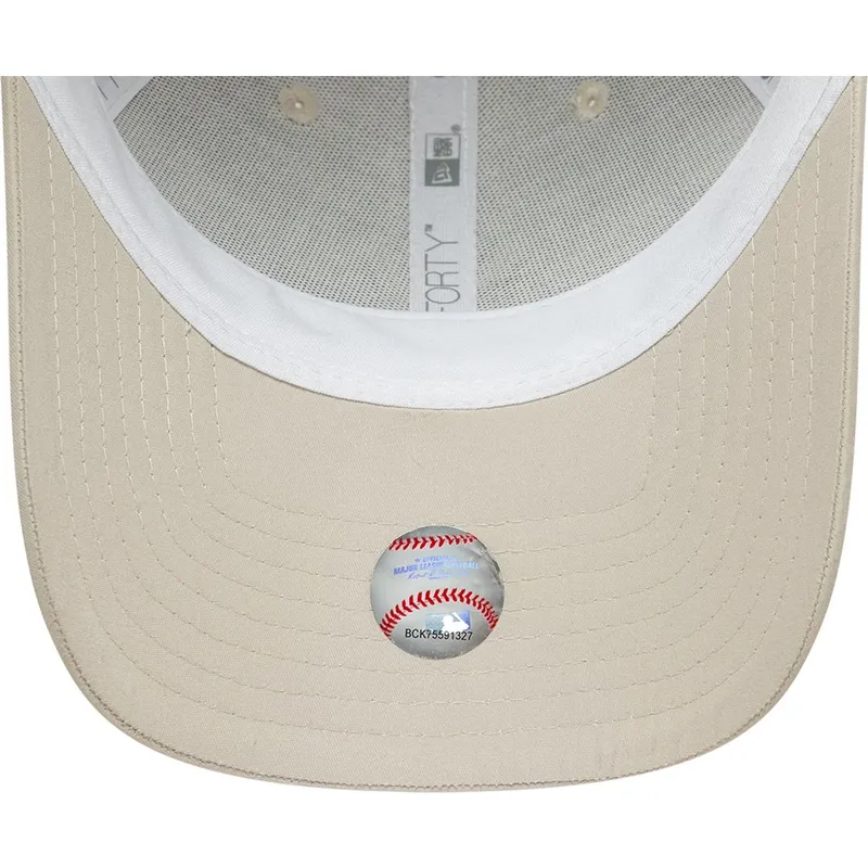 beige-verstellbare-trucker-kappe-mit-grunem-logo-9forty-homefield-midi-der-new-york-yankees-mlb-von-new-era