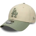beige-und-grune-gebogene-snapback-kappe-mit-grunem-logo-9forty-m-crown-side-script-der-los-angeles-dodgers-mlb-von-new-era