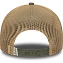 beige-und-grune-trucker-kappe-9forty-m-crown-a-frame-von-new-era