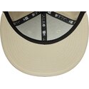beige-flatcap-snapback-mit-weissem-logo-9fifty-league-essential-der-new-york-yankees-mlb-von-new-era