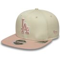 beige-snapback-flatcap-mit-rosa-logo-9fifty-original-fit-world-series-patch-der-los-angeles-dodgers-mlb-von-new-era