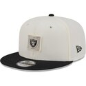 beige-und-schwarze-flache-snapback-kappe-9fifty-training-pack-2026-der-las-vegas-raiders-nfl-von-new-era