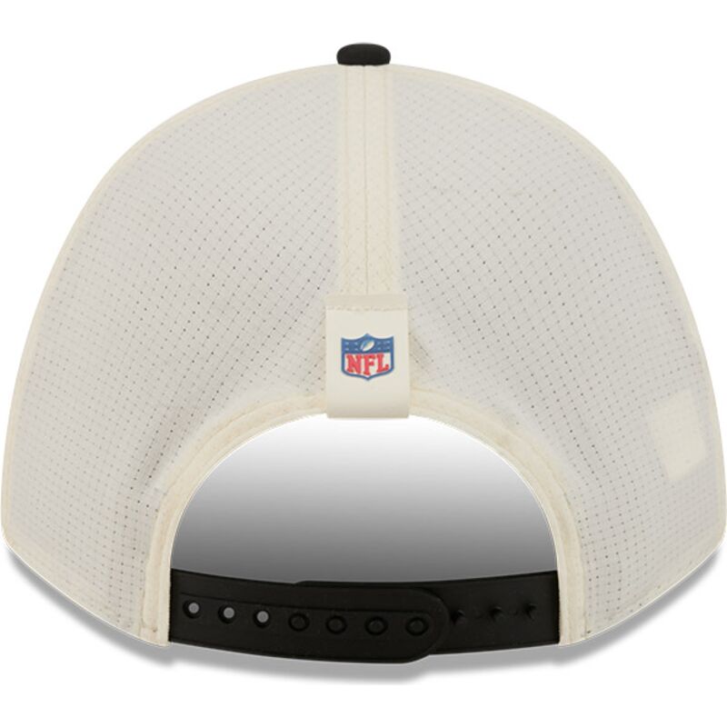 beige-und-schwarze-gebogene-snapback-kappe-9forty-m-crown-training-pack-2026-der-las-vegas-raiders-nfl-von-new-era