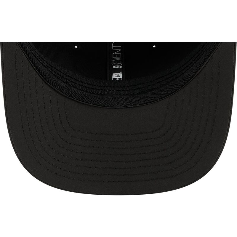 mutzen-gebogen-schwarz-snapback-9seventy-stretch-snap-training-pack-2026-der-las-vegas-raiders-nfl-von-new-era