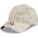 gorra-curva-beige-ajustable-9twenty-leafy-palm-de-new-york-yankees-mlb-de-new-era