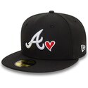 schwarze-enganliegende-59fifty-flatcap-heart-icon-der-atlanta-braves-mlb-von-new-era