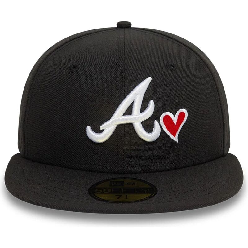 schwarze-enganliegende-59fifty-flatcap-heart-icon-der-atlanta-braves-mlb-von-new-era