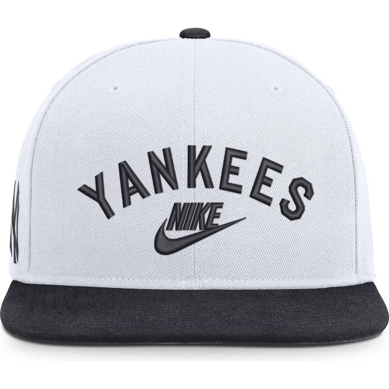 weisse-und-marineblaue-flache-snapback-kappe-cooperstown-dri-fit-pro-structured-square-bill-von-new-york-yankees-mlb-von-nike weisse-und-marineblaue-flache-snapback-kappe-cooperstown-dri-fit-pro-structured-square-bill-von-new-york-yankees-mlb-von-nike