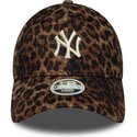 mutzen-gebogen-leopard-verstellbares-band-9forty-leopard-cosy-der-new-york-yankees-mlb-von-new-era