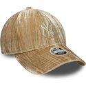 mutzen-gebogen-beige-verstellbares-band-9twenty-velour-der-new-york-yankees-mlb-von-new-era