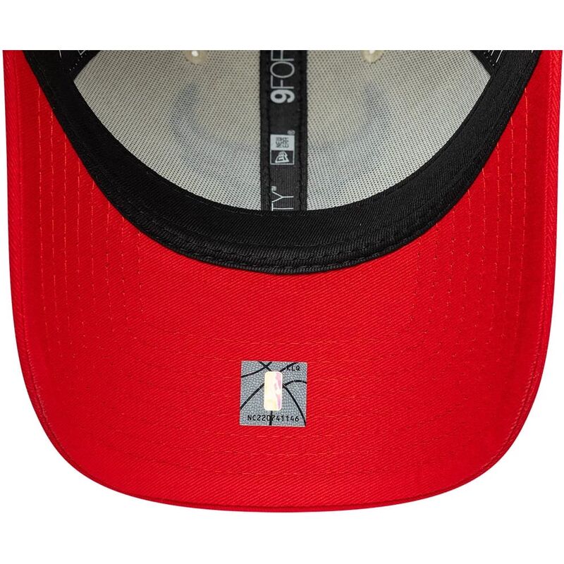 mutzen-gebogen-beige-verstellbares-band-9forty-colour-block-der-chicago-bulls-nba-von-new-era