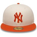 mutzen-flach-beige-angepasst-59fifty-league-essential-der-new-york-yankees-mlb-von-new-era