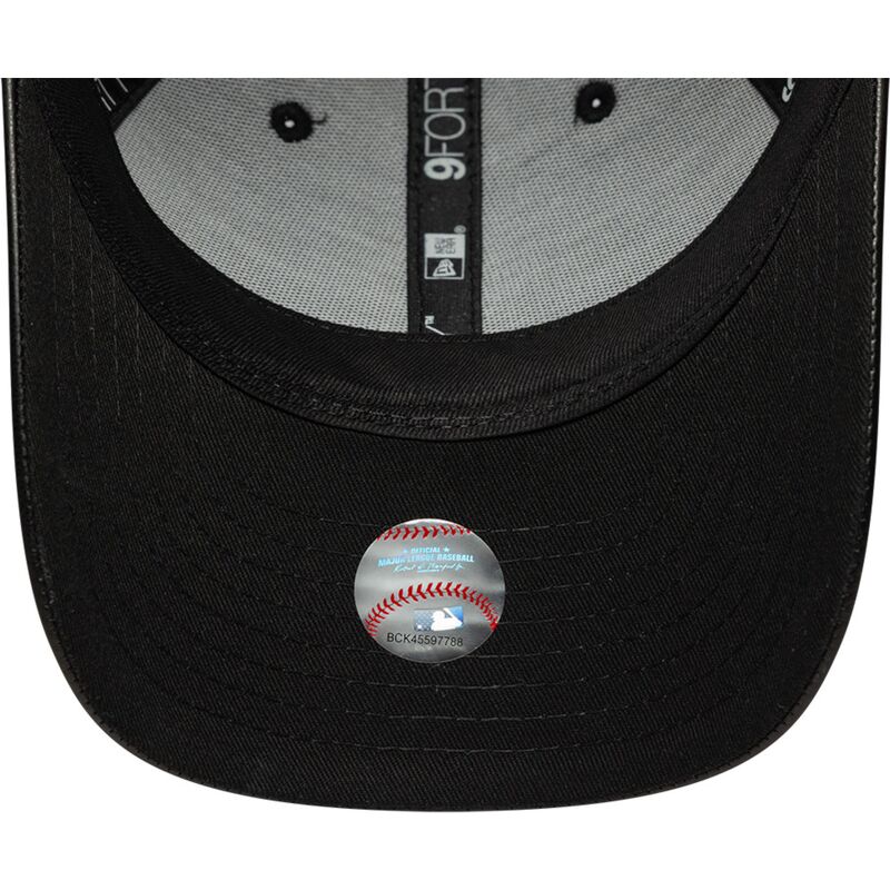 mutzen-gebogen-schwarz-snapback-9forty-m-crown-pu-diamante-der-new-york-yankees-mlb-von-new-era mutzen-gebogen-schwarz-snapback-9forty-m-crown-pu-diamante-der-new-york-yankees-mlb-von-new-era