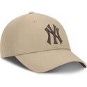 mutzen-gebogen-beige-verstellbares-band-club-structured-uv-poly-ripstop-der-new-york-yankees-mlb-von-nike