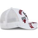 mutzen-gebogen-weiss-snapback-9forty-m-crown-a-frame-all-over-der-chicago-bulls-nba-von-new-era