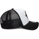 mutzen-gebogen-schwarz-snapback-a-frame-location-icon-der-pigs-eye-garage-von-new-era