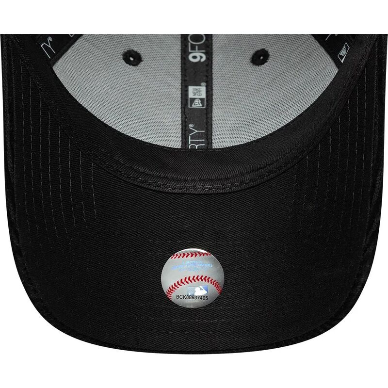 mutzen-gebogen-schwarz-verstellbares-band-9forty-cord-der-new-york-yankees-mlb-von-new-era mutzen-gebogen-schwarz-verstellbares-band-9forty-cord-der-new-york-yankees-mlb-von-new-era