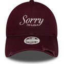 mutzen-gebogen-rot-verstellbares-band-9twenty-slogan-sorry-i-m-late-von-new-era
