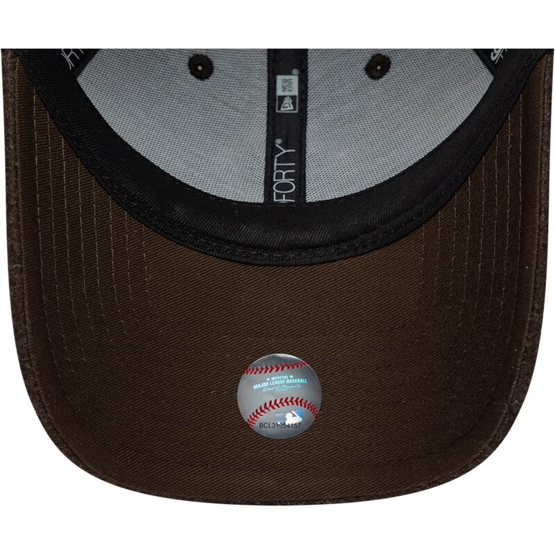 mutzen-gebogen-braun-snapback-9forty-winter-der-new-york-yankees-mlb-von-new-era mutzen-gebogen-braun-snapback-9forty-winter-der-new-york-yankees-mlb-von-new-era