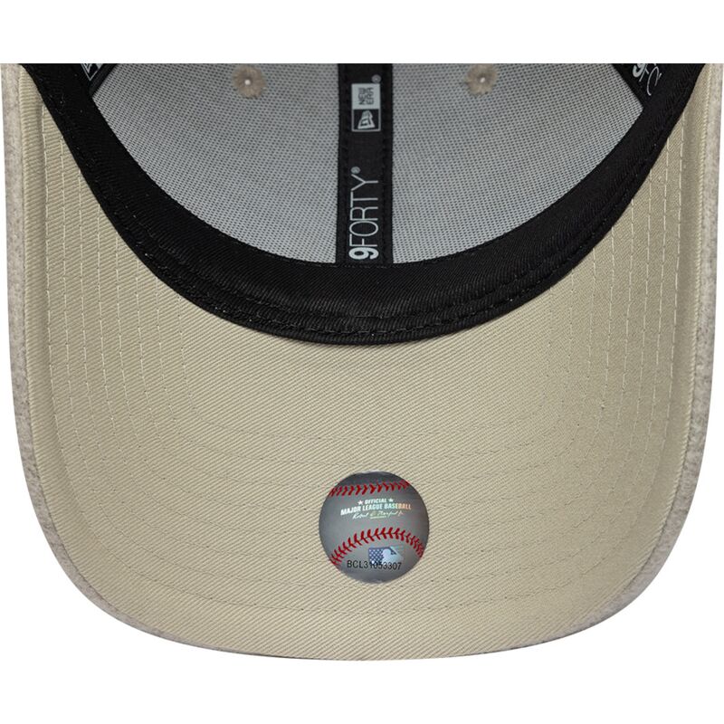 mutzen-gebogen-beige-snapback-9forty-winter-der-los-angeles-dodgers-mlb-von-new-era