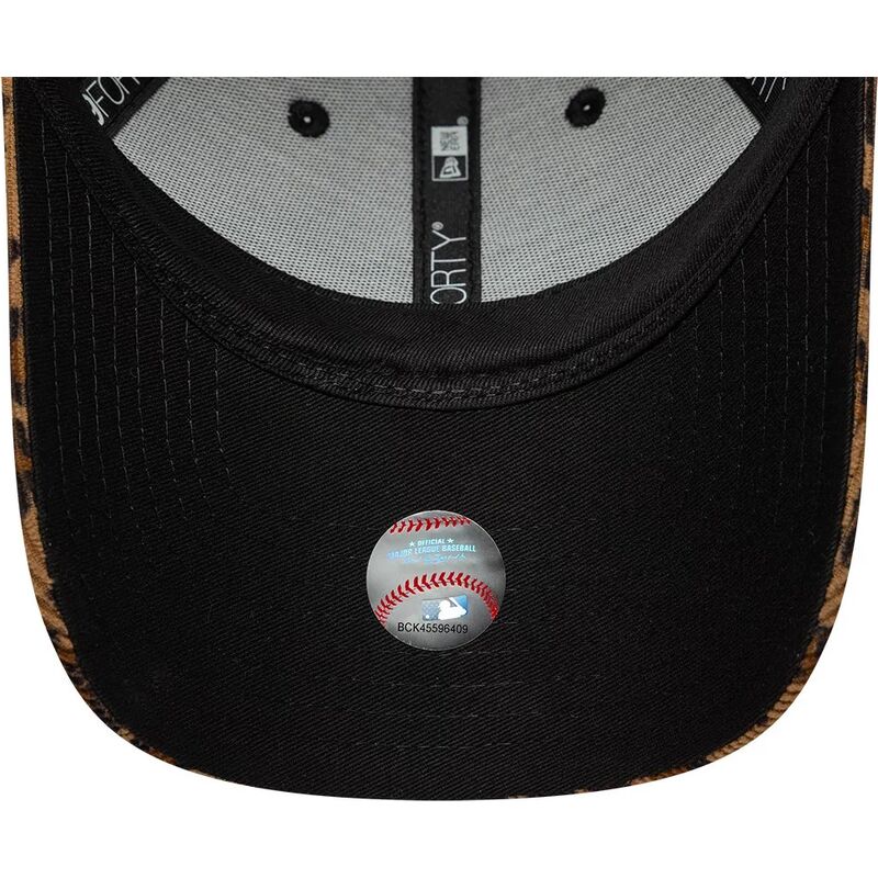 mutzen-gebogen-leopard-verstellbares-band-9forty-leopard-cord-der-new-york-yankees-mlb-von-new-era