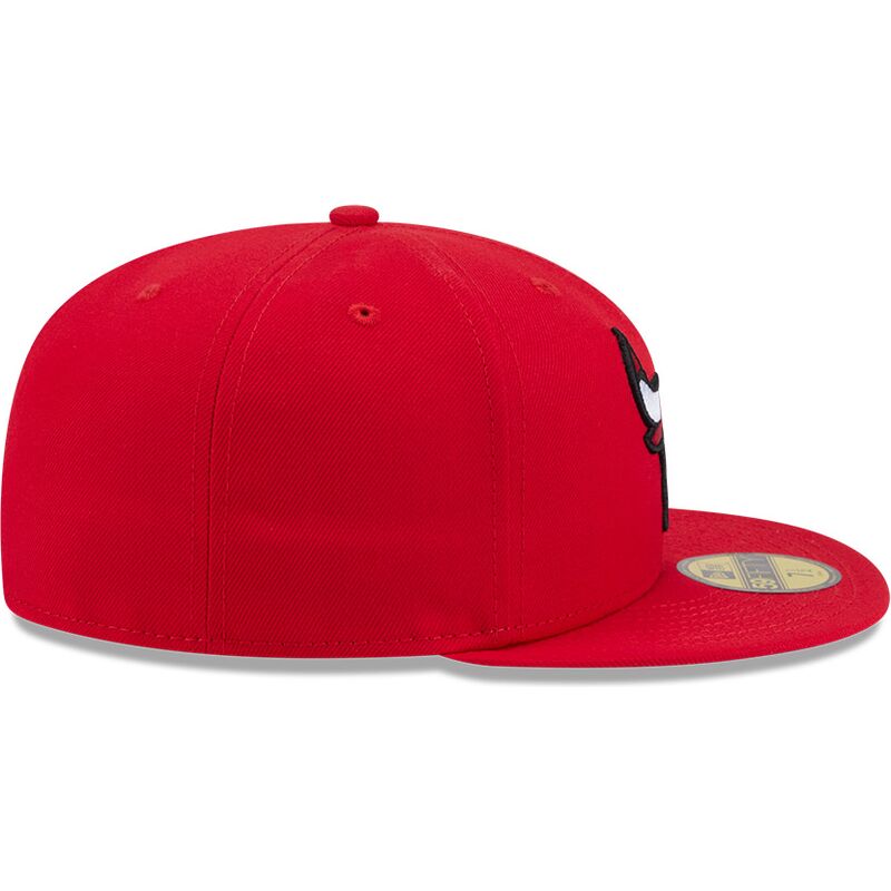 mutzen-flach-rot-angepasst-59fifty-side-script-der-chicago-bulls-nba-von-new-era mutzen-flach-rot-angepasst-59fifty-side-script-der-chicago-bulls-nba-von-new-era